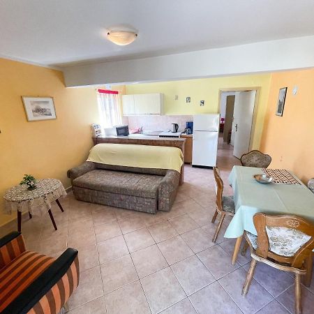 Apartmani Leonarda Jadranovo Bagian luar foto