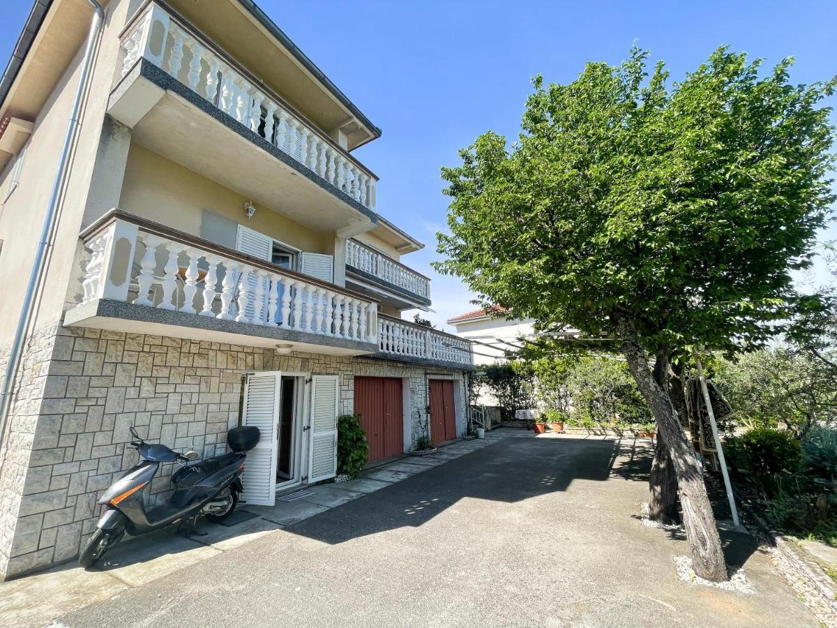 Apartmani Leonarda Jadranovo Bagian luar foto