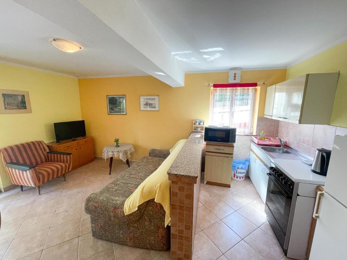 Apartmani Leonarda Jadranovo Bagian luar foto