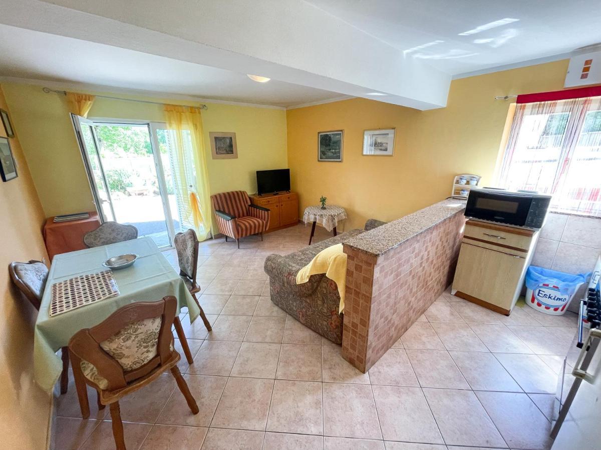 Apartmani Leonarda Jadranovo Bagian luar foto