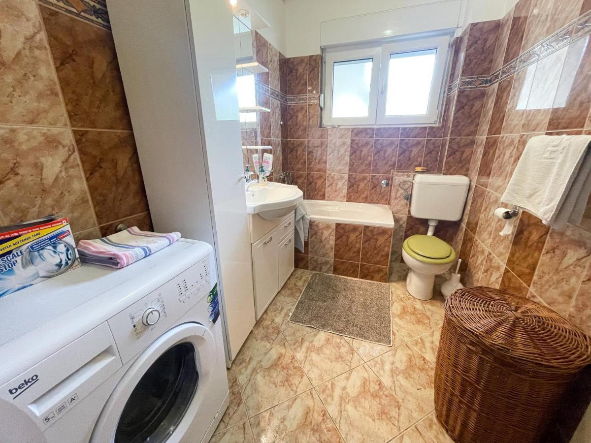 Apartmani Leonarda Jadranovo Bagian luar foto