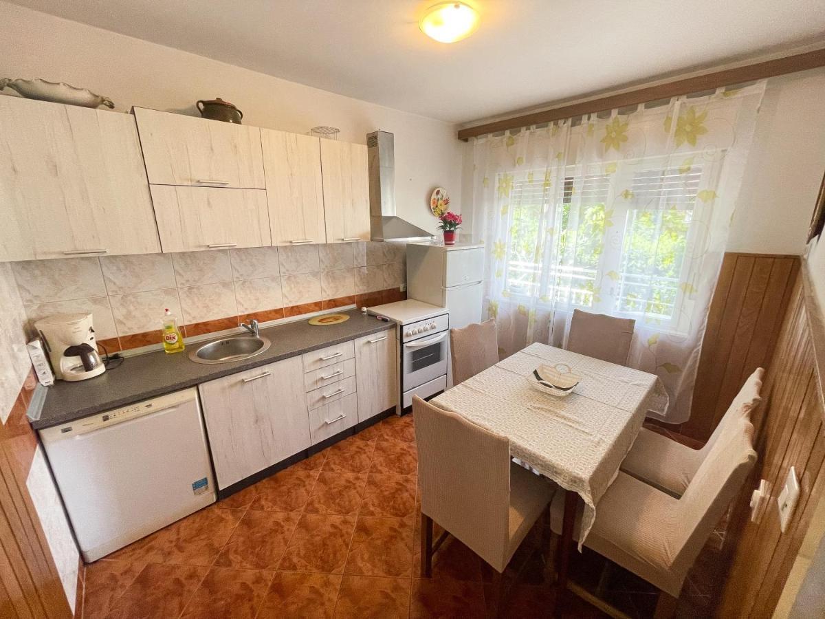 Apartmani Leonarda Jadranovo Bagian luar foto