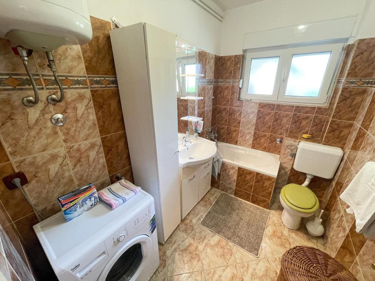 Apartmani Leonarda Jadranovo Bagian luar foto